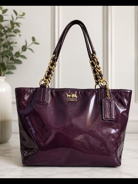 Coach Plum Purple Patent Leather Chain Tote Bag Large Hangtag Shoulder Bag